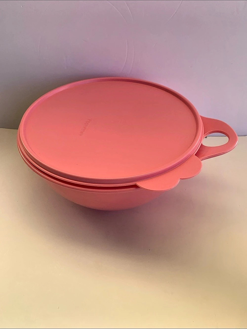Tupperware Thatsa Bowl Pink 2.75L 12 Cups